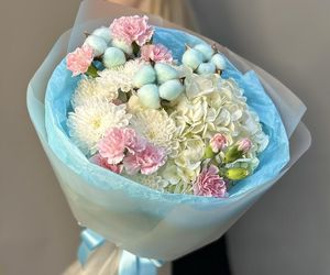 Букет «Ты – случилась» 🩵 с гортензией, хризантемой кустовой, хлопком, кустовыми диантусами
