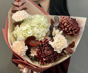 Трендовый осенний букет с хризантемой бигуди, гортензией, диантусами, эвкалиптом, кустовой хризантемой и сухоцветами 🤎🍁
