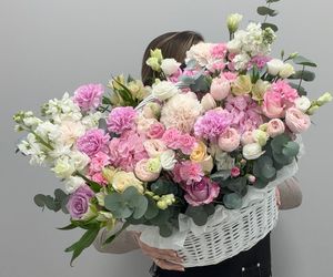 Premium Корзина XXL «Розовый туман» с Гортензией,Маттиолой и Пионовидными Розами